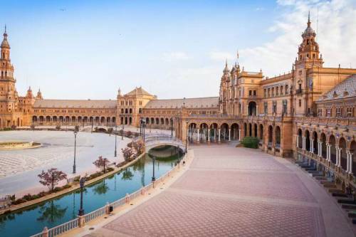 Travel Guide to Seville, Spain