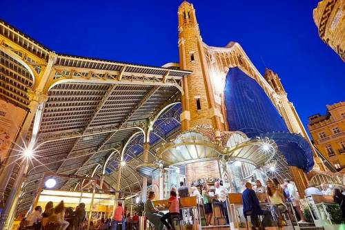 Visit Valencia and you'll soon discover why the locals love to brag about its world-class galleries, food and beaches